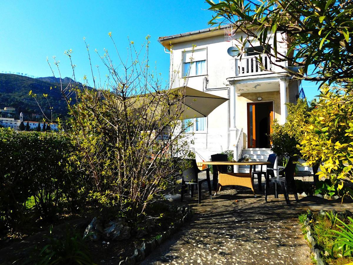 Villa Unifamiliare Con Posto Auto! Levanto Dış mekan fotoğraf